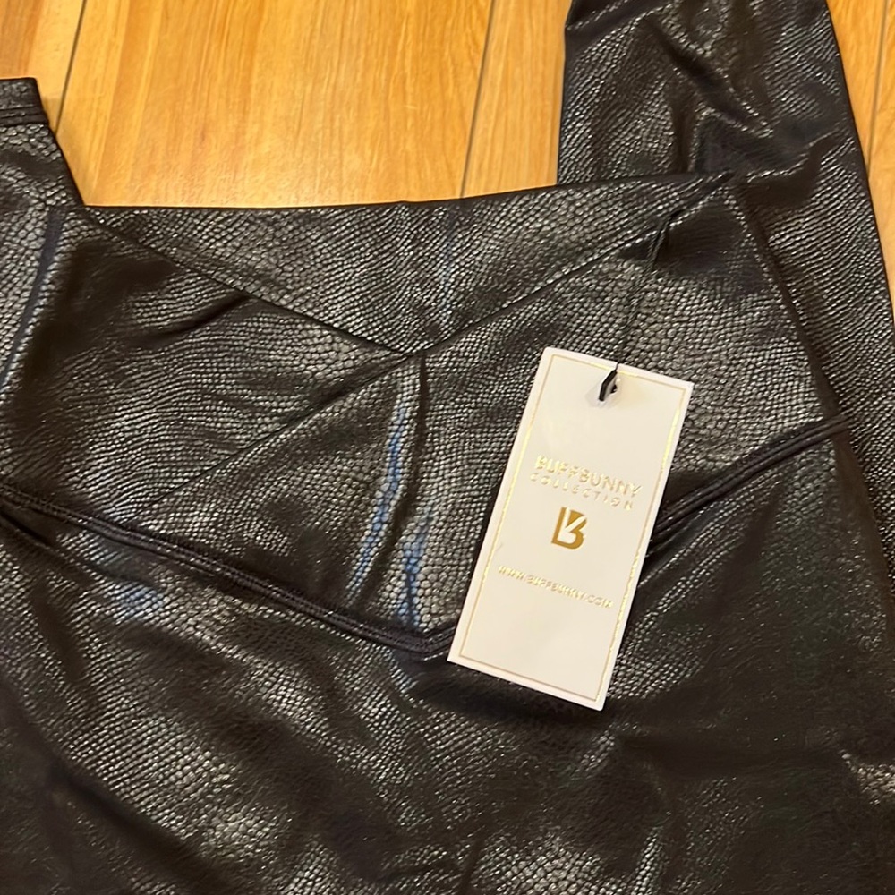 NWT buffbunny viper leggings